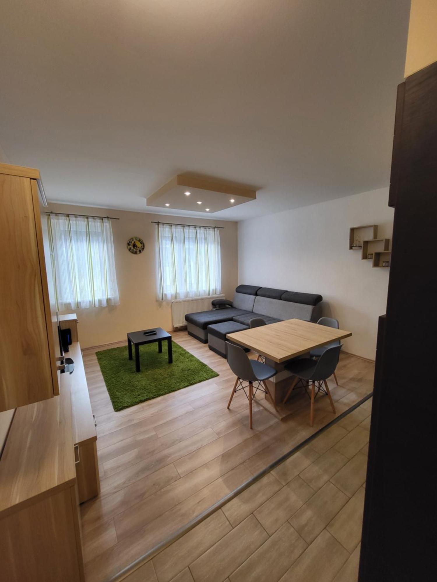 Апартаменты Triangol Apartman: Fuerdo, Belvaros, Egyetem Дьёр Экстерьер фото